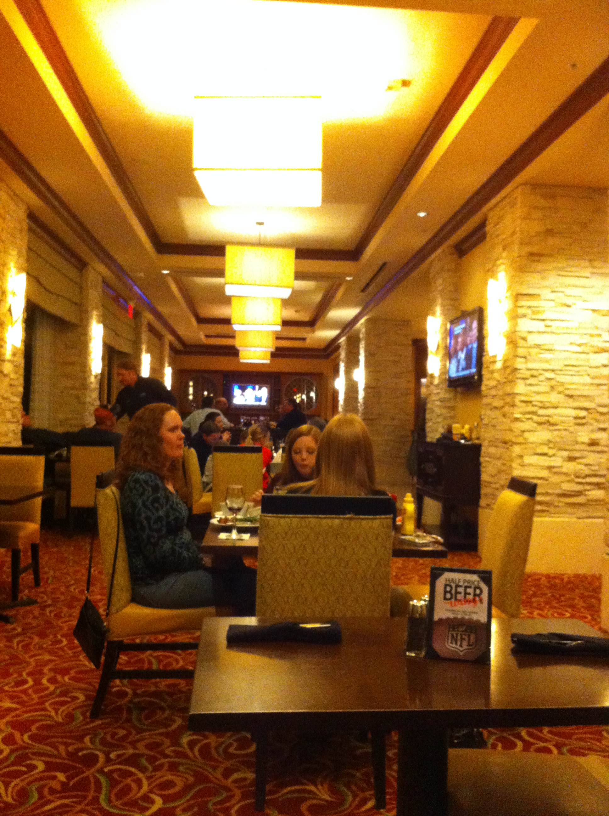 Limestone lounge & kitchen<br/><br/>I don’t usually enjoy dining at any US hotels, as most of the ho