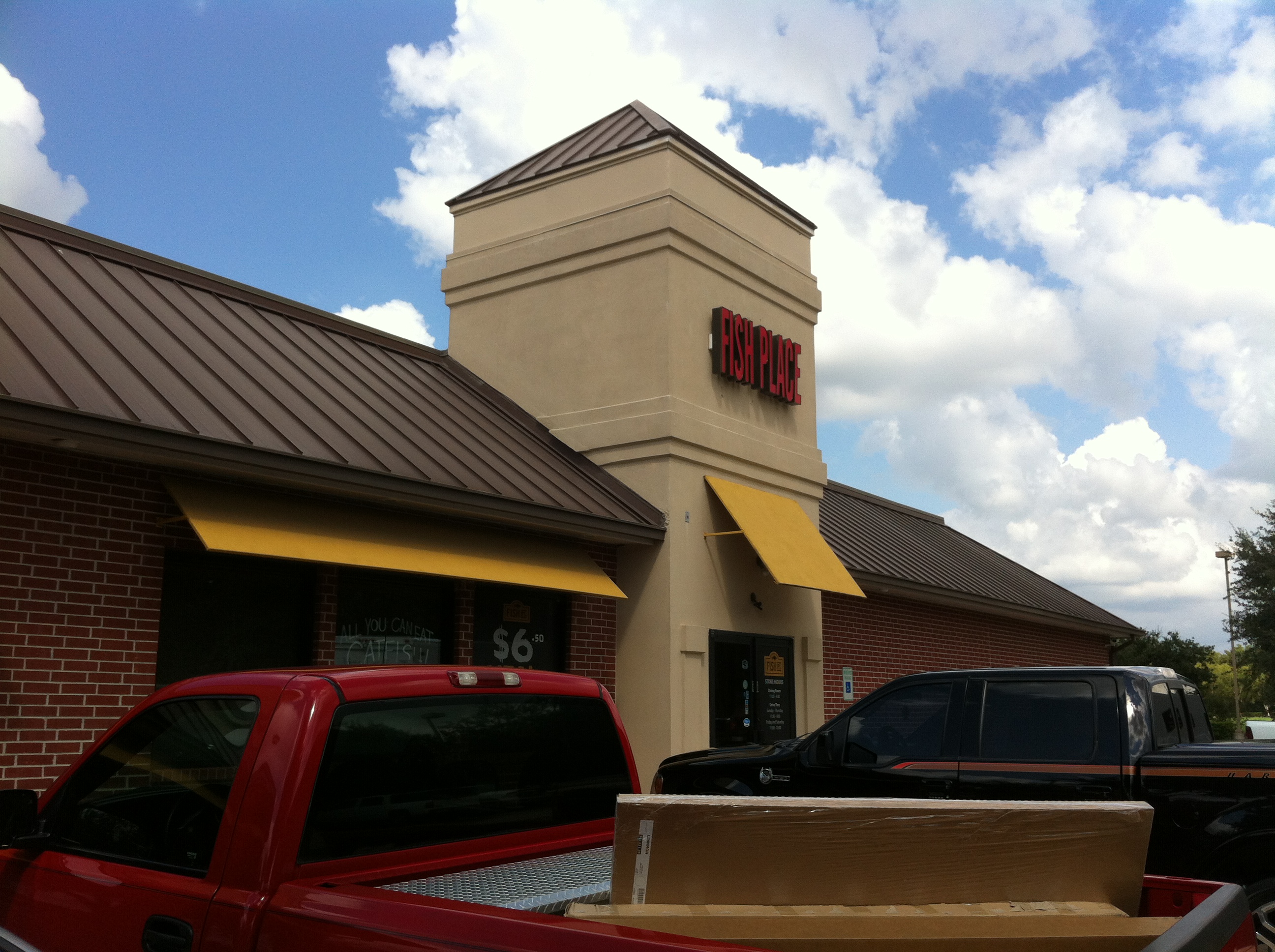 This restaurant has a nice dining place and its servers are very friendly, but its food definitely n