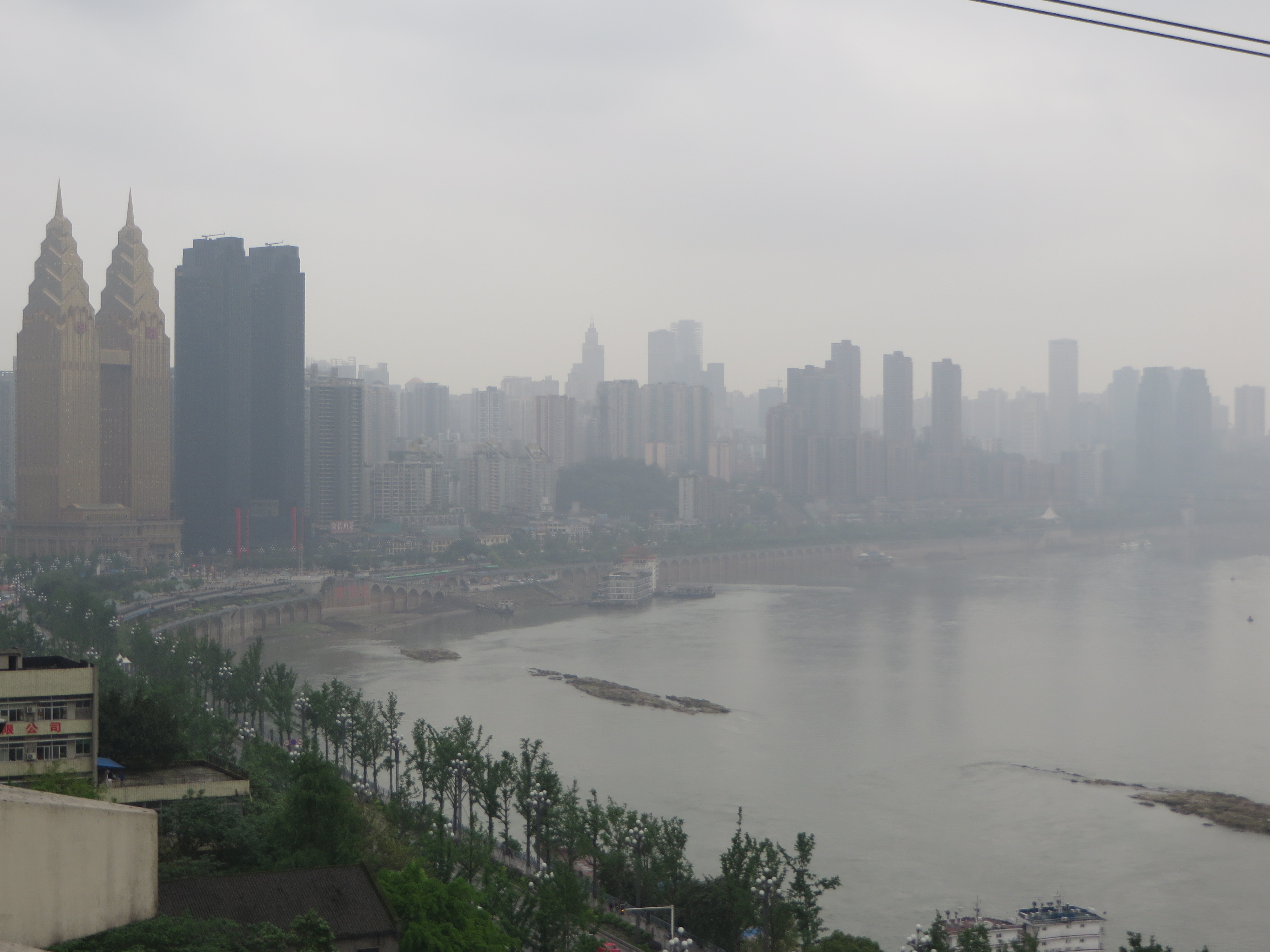 Yangtze River (Chang Jiang-长江)<br/><br/>Yangtze River, 3988 miles long, is the longest river in Asia