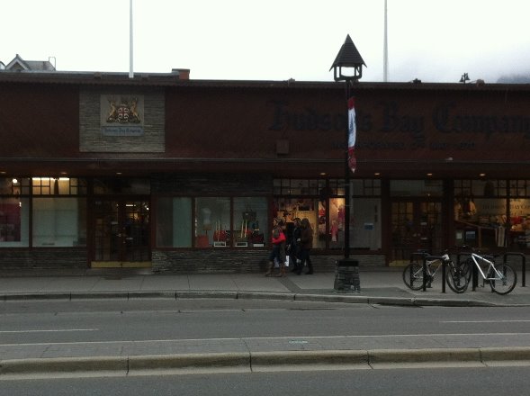Shopping in Downtown Banff
