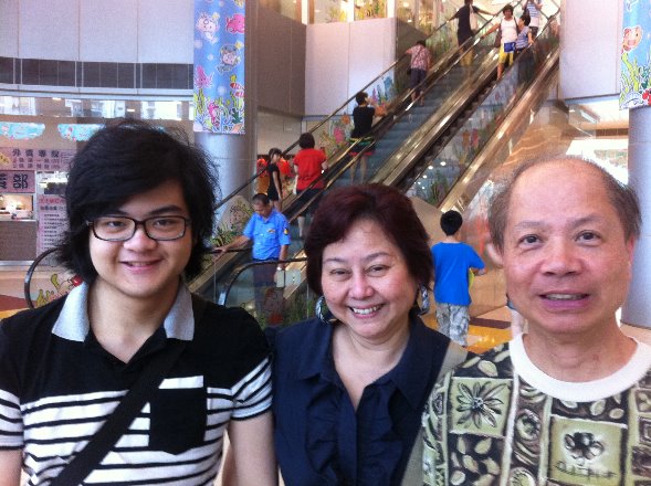 After losing contact for 20+ years, Silas finally ran into Ah Chin and his family in Hong Kong, in 2