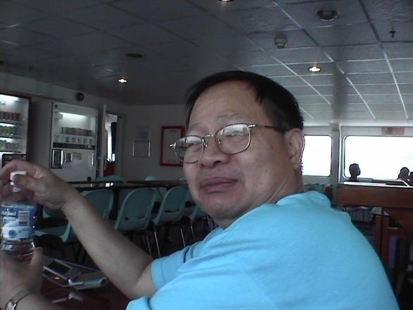 Kong\'s family visiting Hong Kong in 2004-06