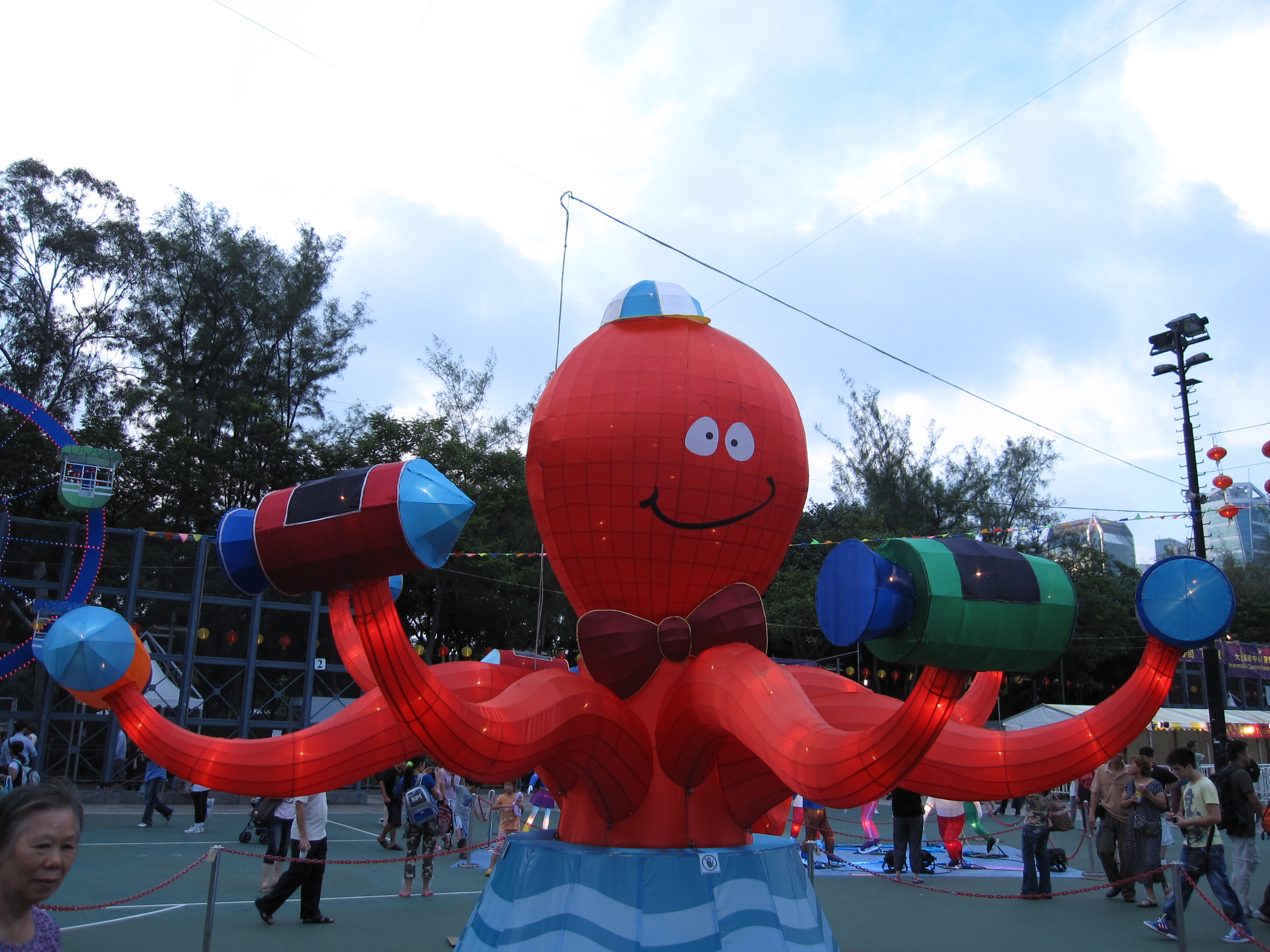 Mid-Autumn Festival is one the major Chinese Festivals.  It takes place on 15th of the 8th lunar mon