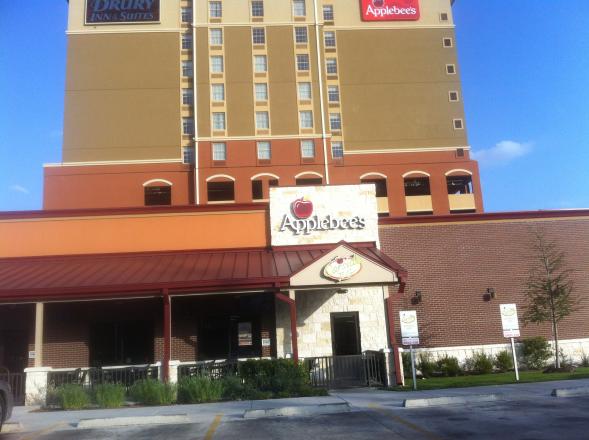 Applebee’s Restaurant, I-10 & 1604