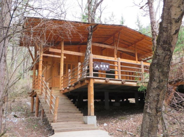 Resting areas in Jiuzhaigou National Park and Huanglong Park.<br/><br/>Most of the tourist attractio